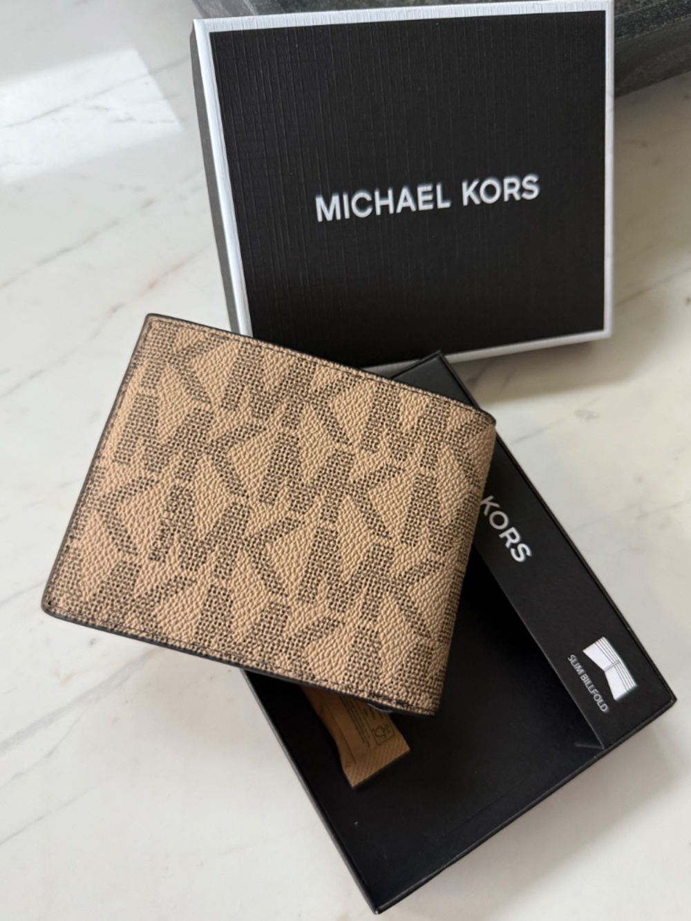 New Michael Kors Logo Slim Billfold Wallet - Picture 4 of 14